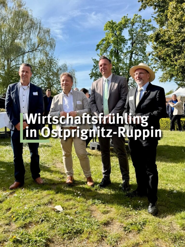 Bestes Wetter, tolle Location, gutes Catering und viele motivierende Gespräche mit Menschen, die hier in OPR was bewegen!

Anwesend war ein guter Querschnitt aus allen möglichen Bereichen des gemeinsamen Zusammenlebens in OPR! 

Viele kleine Gespräche konnten genutzt werden, um Ideen und Meinungen auszutauschen. Über Chancen und Perspektiven zu fachsimpeln! 

Danke für die Verabredungen zu weiteren und vertiefenden Gesprächen. 

Wenn wir unsere Chancen nutzen, wird auch in der realen Wirtschaft der Frühling ankommen. Gemeinsam für ein starkes OPR!