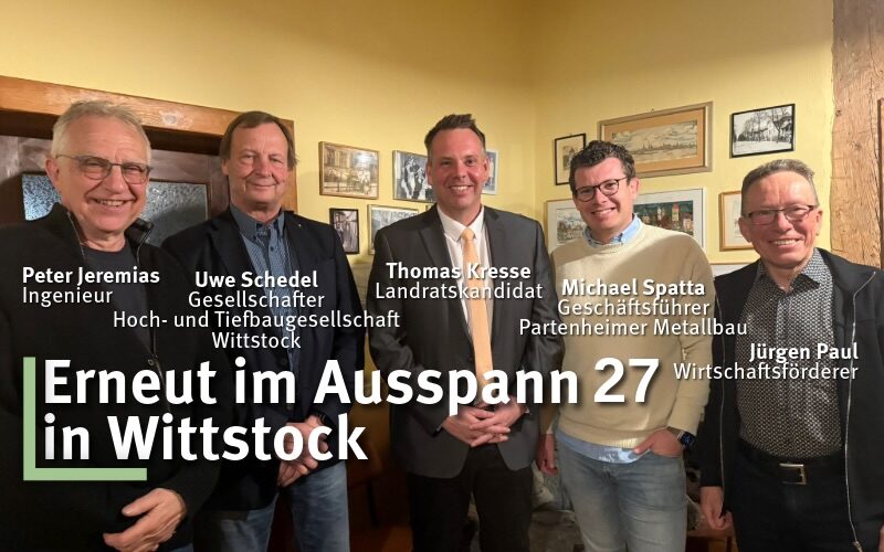 Erneuter Termin in Wittstock in der vergangenen Woche! 

Dieser Termin wurde großartig organisiert von Unterstützern vor Ort - hier: Jürgen Paul!

Jürgen Paul (rechts) ist Wirtschaftsförderer aD und war in verschiedenen Landkreisen tätig und ist bis heute spitzenmäßig vernetzt. 

Er organisierte eine 6er Runde mit verschiedenen Akteuren aus Wittstock und wird mich weiterhin bei Aktionen unterstützen! 

Ein kurzer Auszug zu den besprochenen Themen:

1. Wirtschaftsförderung sollte erste Priorität im Landkreis haben.

2. RE 6 mit guter Anbindung an Berlin ist auch für Wittstock wichtig: für Ansiedlungen von Unternehmen, für Pendler und für den Tourismus. 
 
3. Baubehörde muss Entscheidungs- und Ermessensspielräumen besser nutzen, Kundenorientierung der Verwaltungsmitarbeiter ist wichtig für Unternehmen und private Bauherren.
 
4. Mobilität im Landkreis und der Region muss sich veränderten Bedingungen anpassen. 

5. Tourismus Infrastruktur
Fahrradwegenetz – Lücken schließen für Strecken mit touristische Bedeutung
u.a. Radweg Wittstock – Mirow

Danke an Jürgen Paul für die Organisation sowie an die anwesenden Teilnehmerinnen und Teilnehmer für das Interesse und für das Vertrauen!